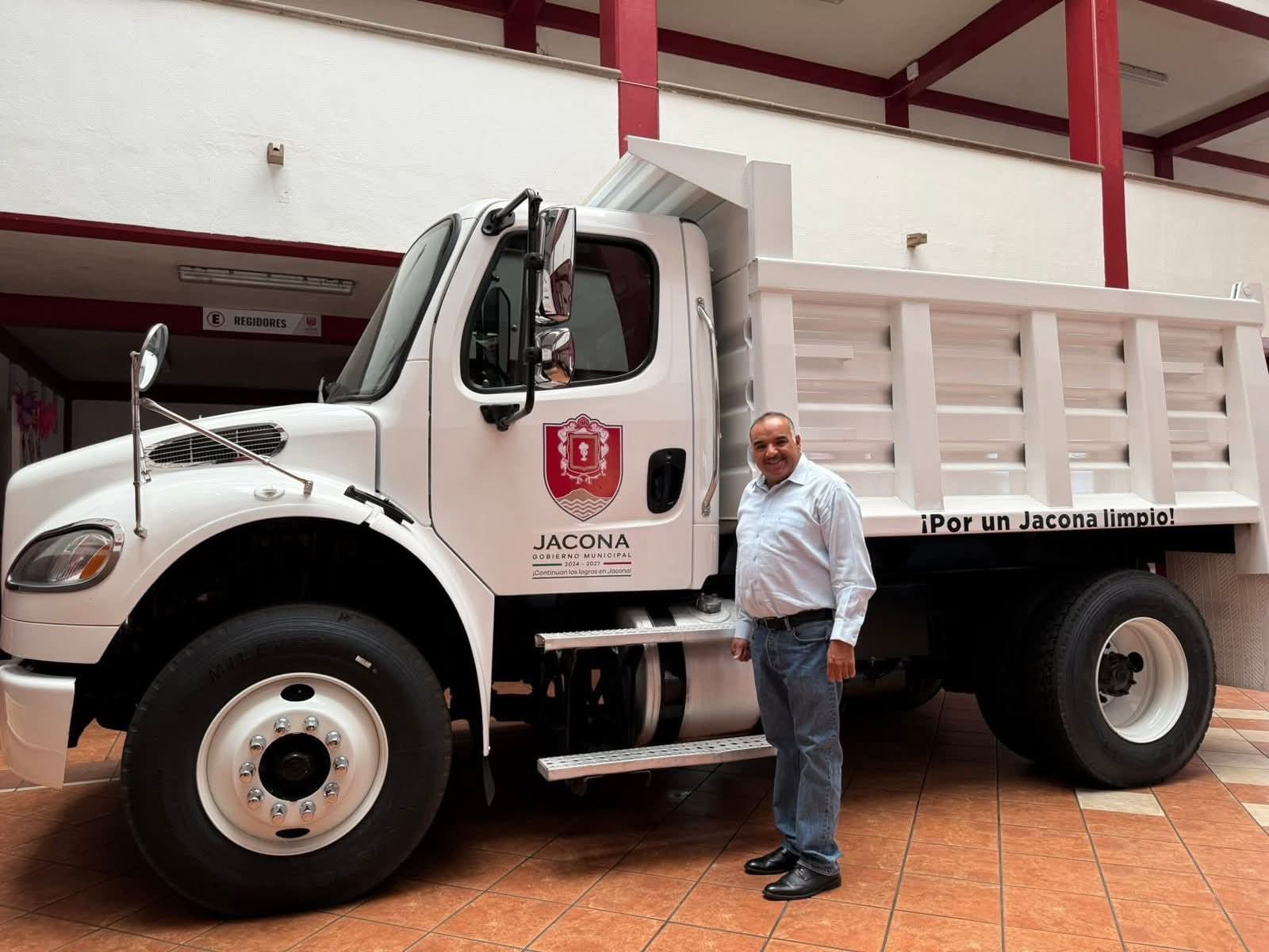 El Presidente, Isidoro Mosqueda, cumple nuevamente con su compromiso de brindar más y mejores servicios a Jacona.