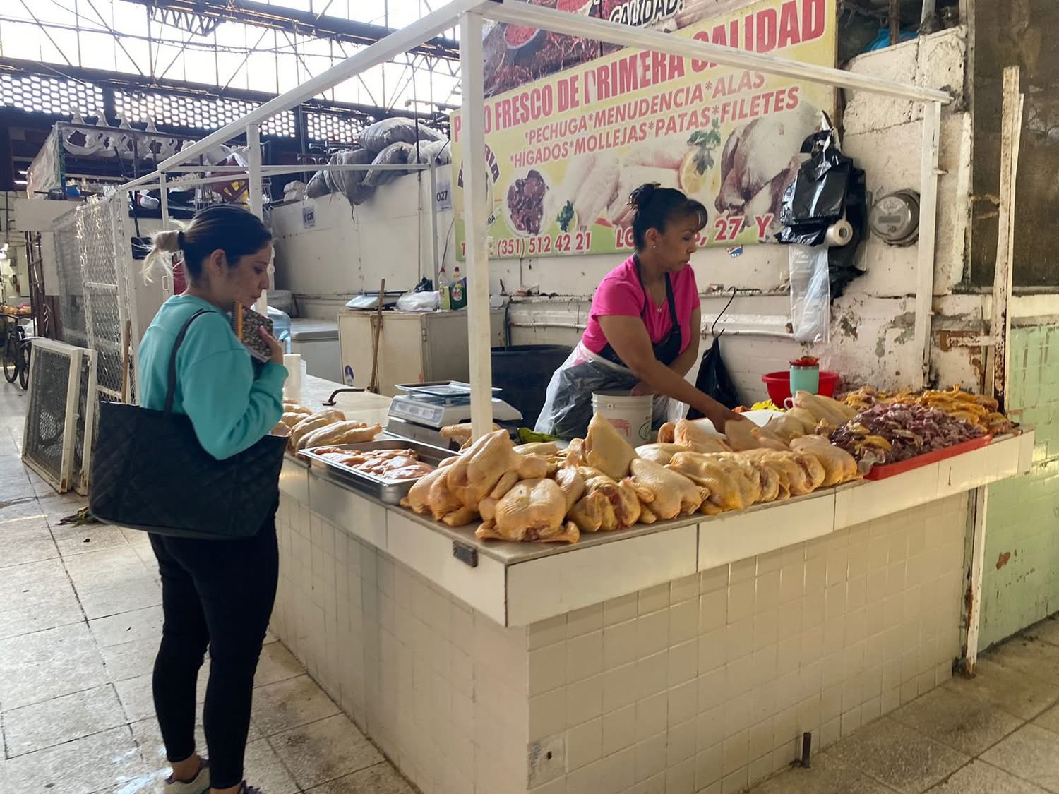 Más de mil 250 pesos costo de la canasta básica para Zamora esta semana