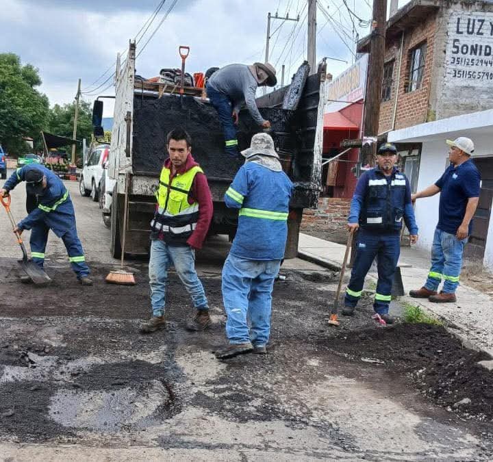 Intensifican mantenimiento de vialidades en Zamora ante temporada de luvias
