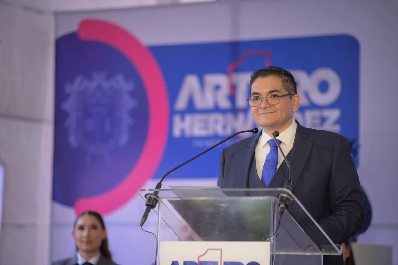 RINDE ARTURO HERNÁNDEZ, SU PRIMER INFORME DE GOBIERNO A LOS TANGANCICUARENSES.