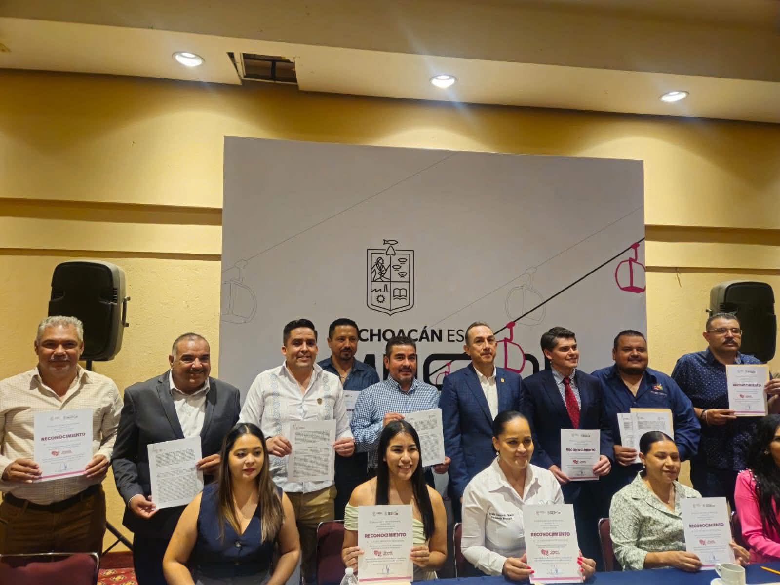Atestigua lsidoro Mosqueda la firma del convenio