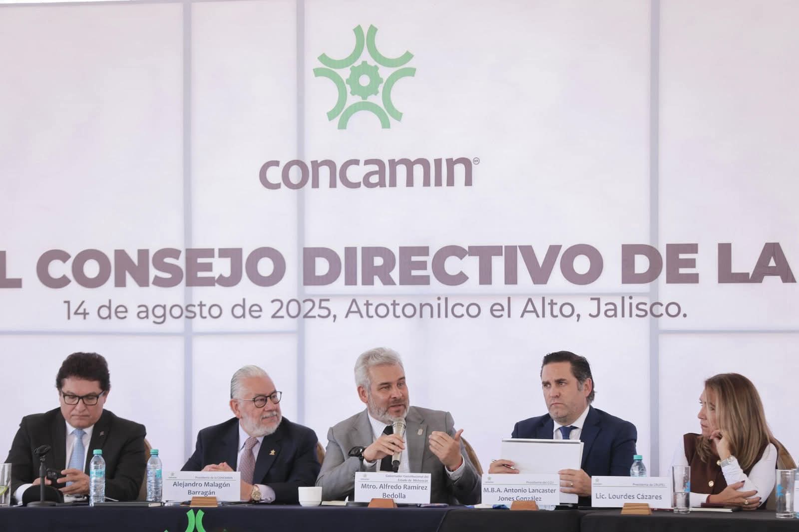 Presenta Bedolla a industriales del país beneficios del Polo Bienestar Parque Bajío