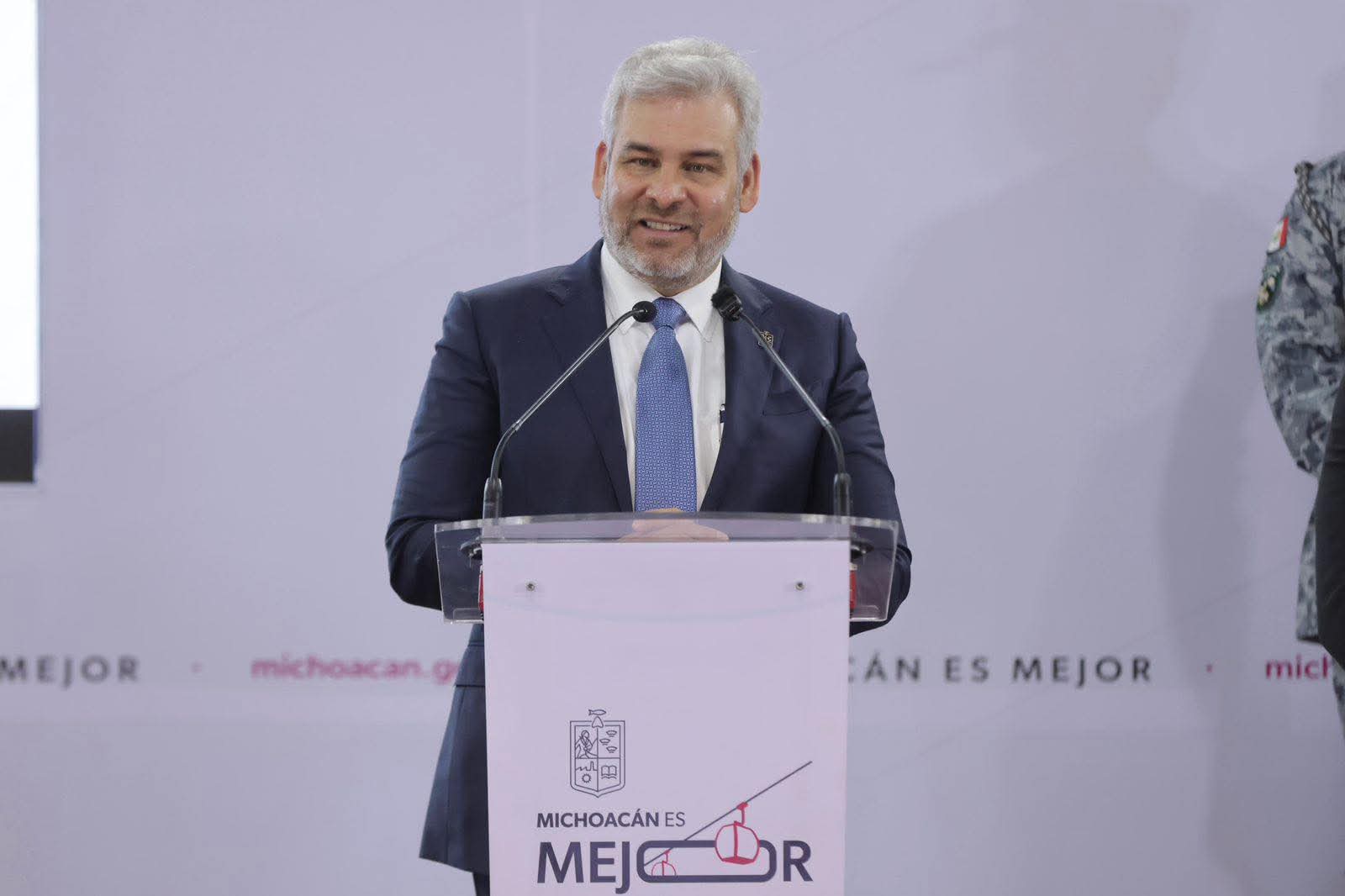 Michoacán disminuye pobreza más rápido que el promedio nacional: Bedolla