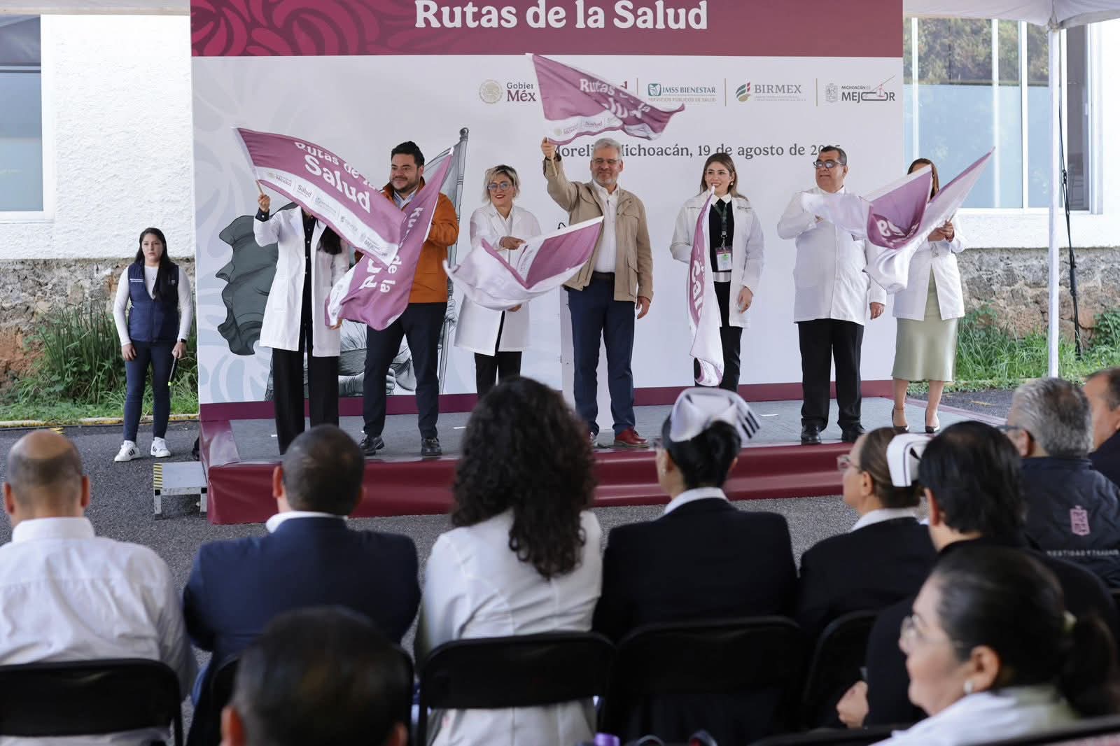 Bedolla arranca en Michoacán las Rutas de la Salud para la distribución de medicamentos