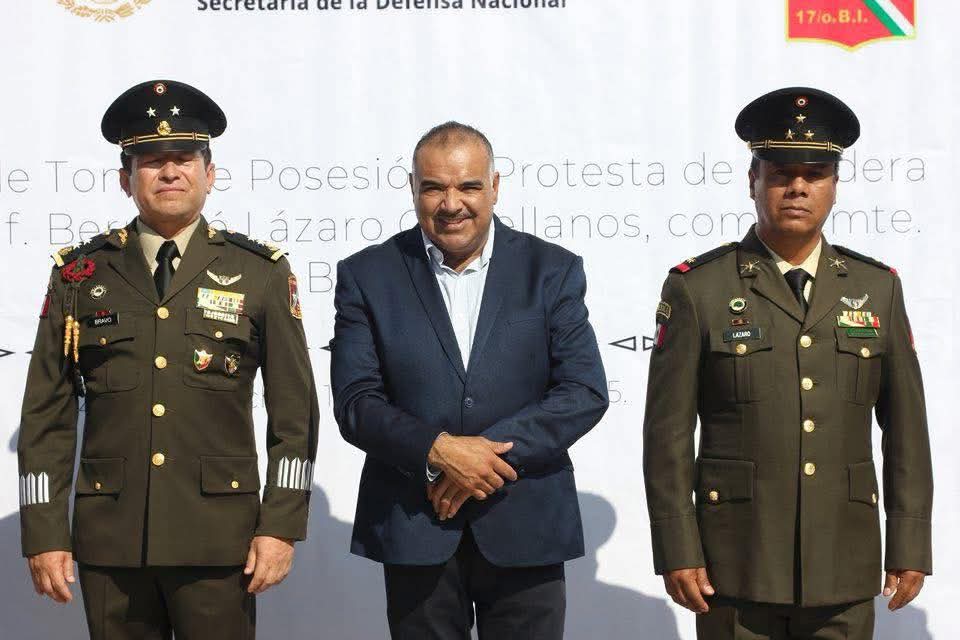 Isidoro Mosqueda atestigua el relevo institucional en la comandancia del 17 Batallón de Infantería