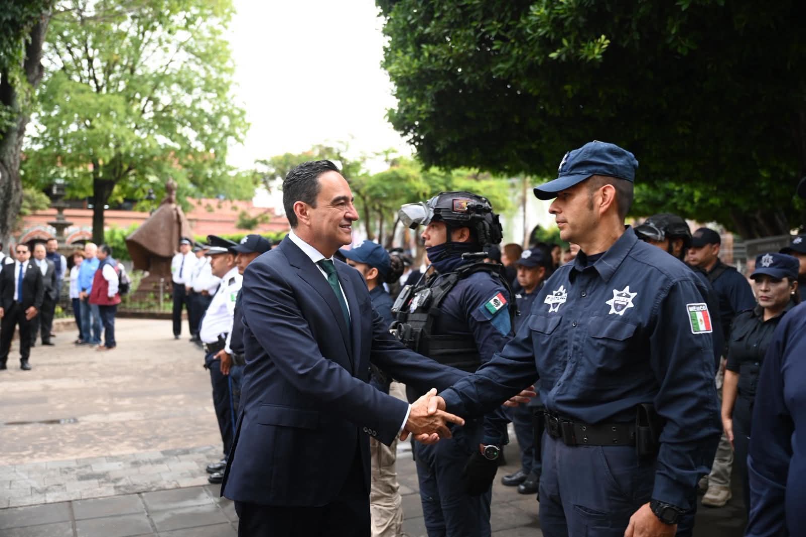 Carlos Soto acompañó a la Guardia Nacional en İzamiento del Lábaro Patrio