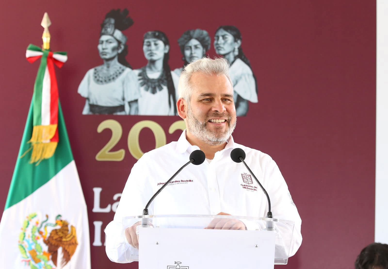 Destinados 2 mil 393 mdp en créditos para negocios: Bedolla