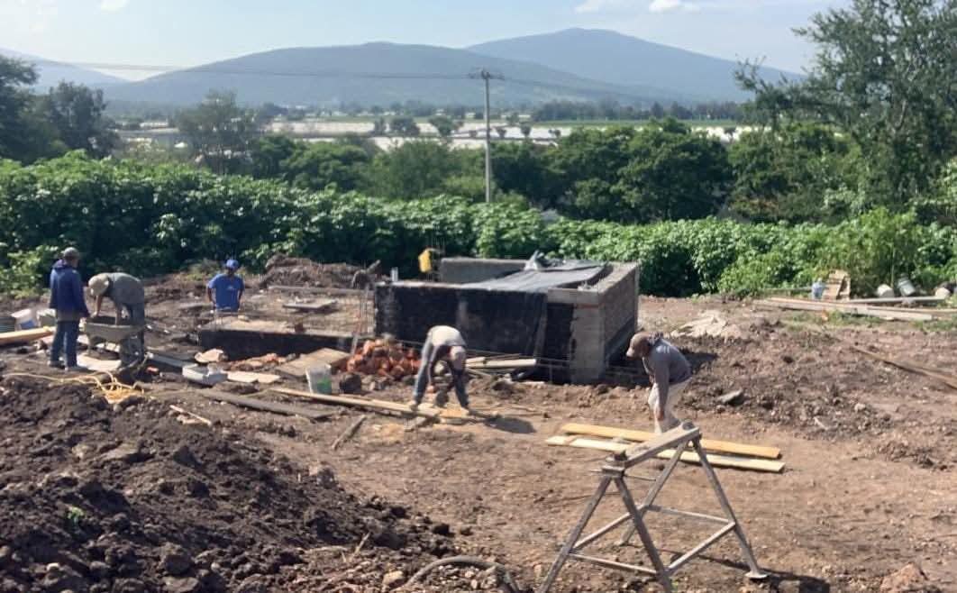 Por concluir primera etapa de construcción del nuevo panteón en Ario de Rayón