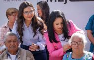 Gladyz Butanda y DIF Michoacán entregan aparatos auditivos a adultos mayores