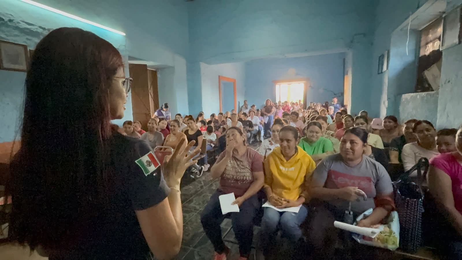 Fiscalía General lleva charlas de prevención de la violencia a madres de familia de Zamora