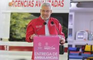 Más ambulancias, más vidas; entrega Bedolla 10 unidades de urgencias médicas