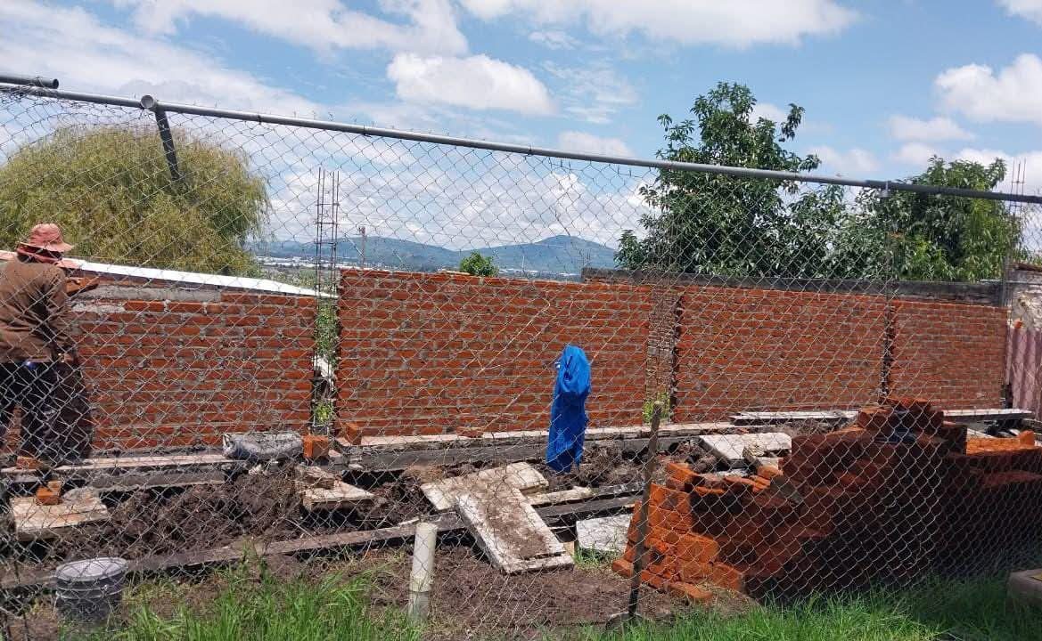 Avanza construcción del muro perimetral en preescolar indígena “Jarhiatari Tintskua