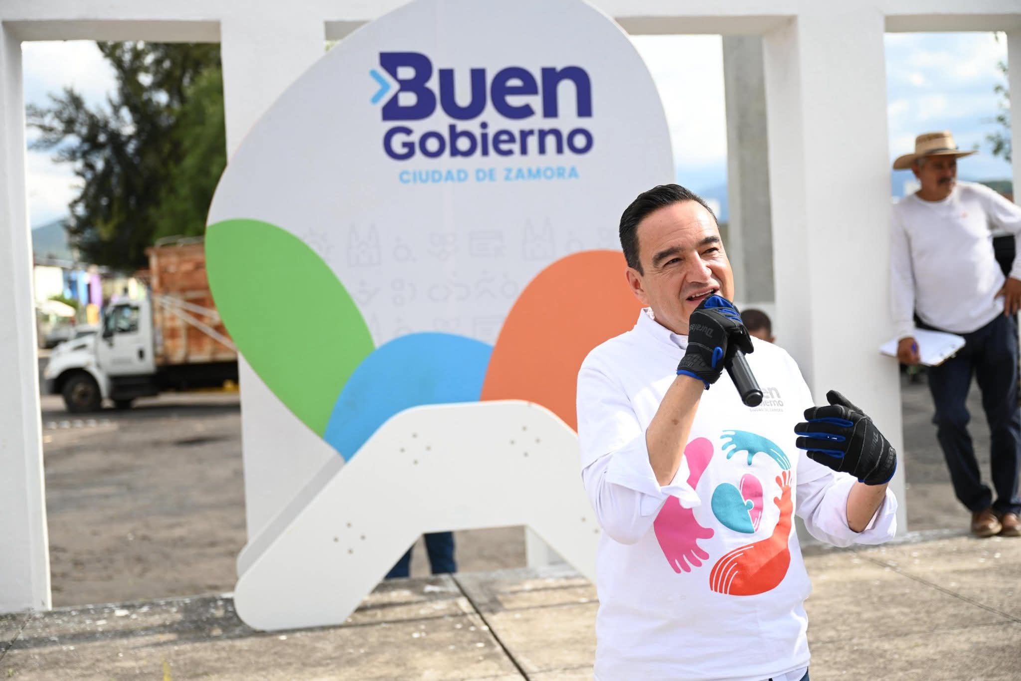 Carlos Soto encabeza faena de limpieza y mejoramiento en Arboledas