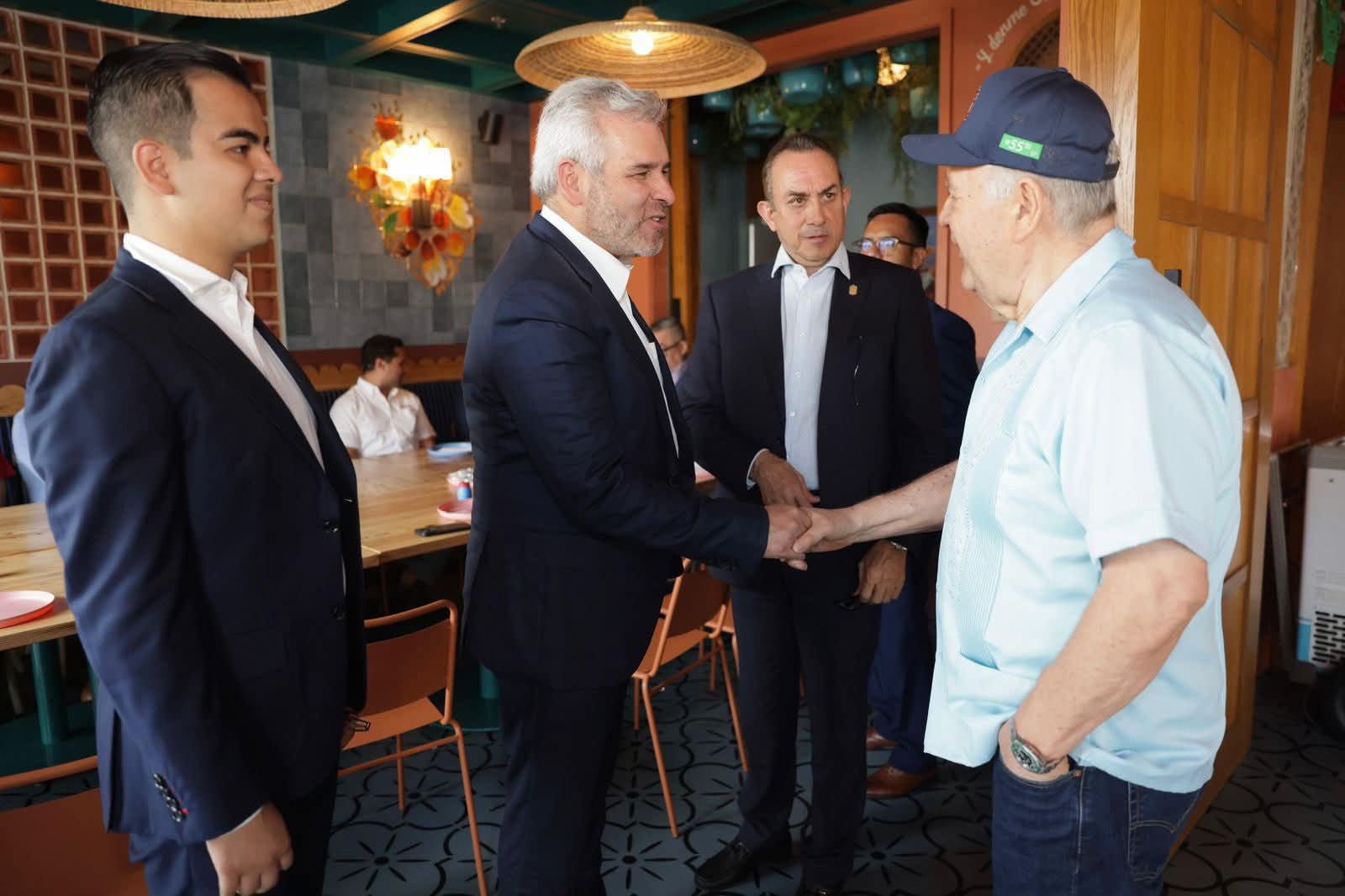 Bedolla promueve inversión a empresarios hispanos de llinois