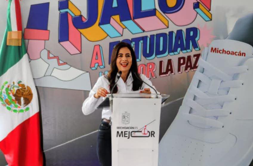 Tenis deJalo a Estudiar son apoyo a la economía familiar: Gabriela Molina