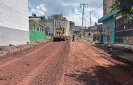 La obra integral en calle Lázaro Cárdenas de Chaparaco registra un avance del 65 por ciento