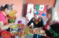 Adultos mayores del CEDECO clausuran actividades del mes patrio con alegría y tradición
