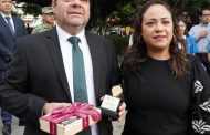 Joel Verduzco recibe reconocimiento del Sistema Producto Fresa