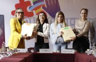 Entregan expedientes con iniciativas y proyectos sociales a jurado calificador para la integración del Parlamento Juvenil 2025.