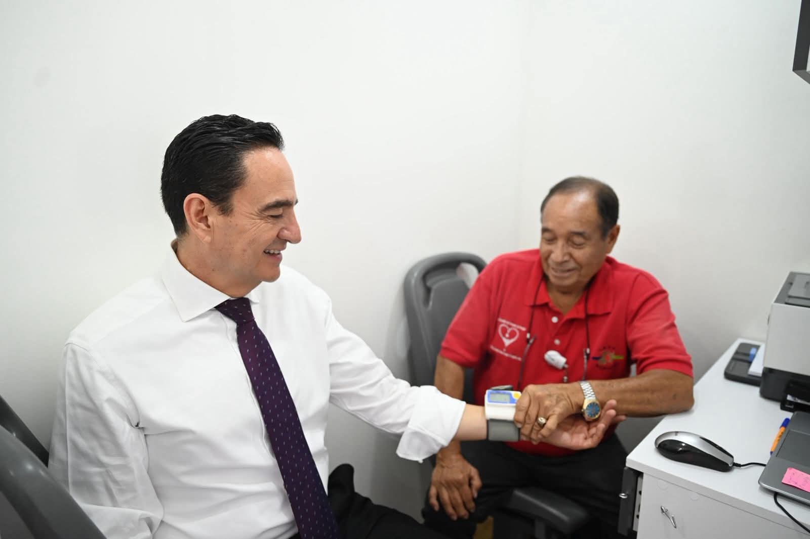 Carlos Soto dio inicio a la campaña de donación de sangre para niños con cáncer