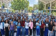 DIF Jacona y SEIMUJER entregaron kits menstruales a alumnas del Colegio de Bachilleres