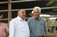 Isidoro Mosqueda y Secretario estatal de Agricultura entregaron sementales a ganaderos jaconenses