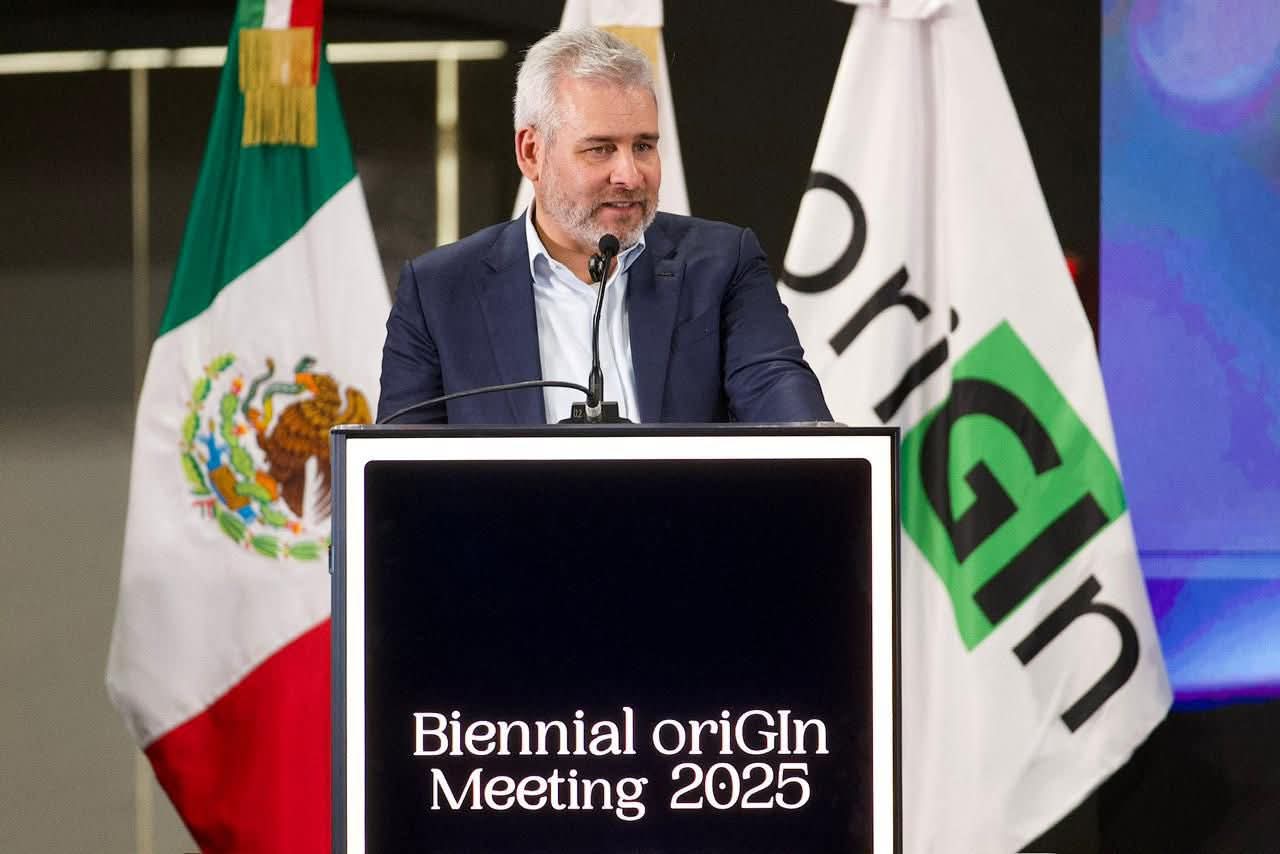 Inaugura Bedolla Bienal oriGIn; dan Indicación Geográfica a 5 productos michoacanos