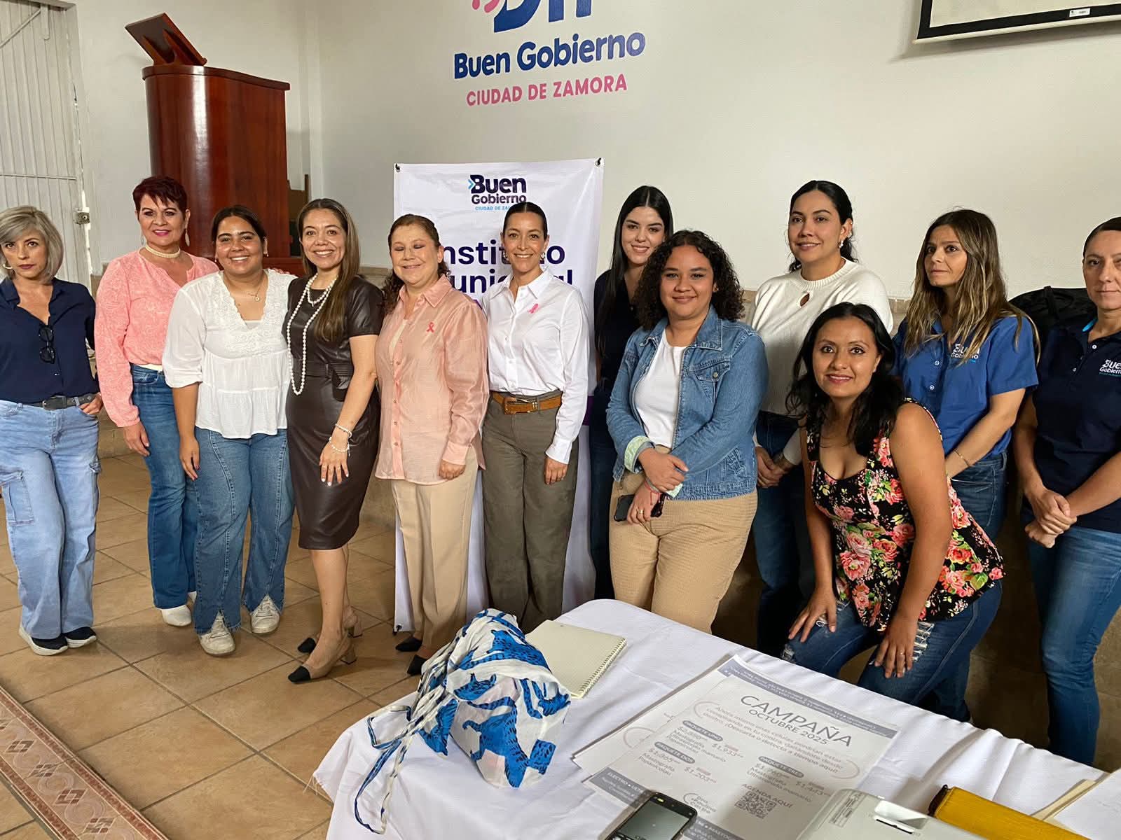 Brindan plática “Mitos y Realidades del Cáncer de Mama” en el marco de Octubre Rosa