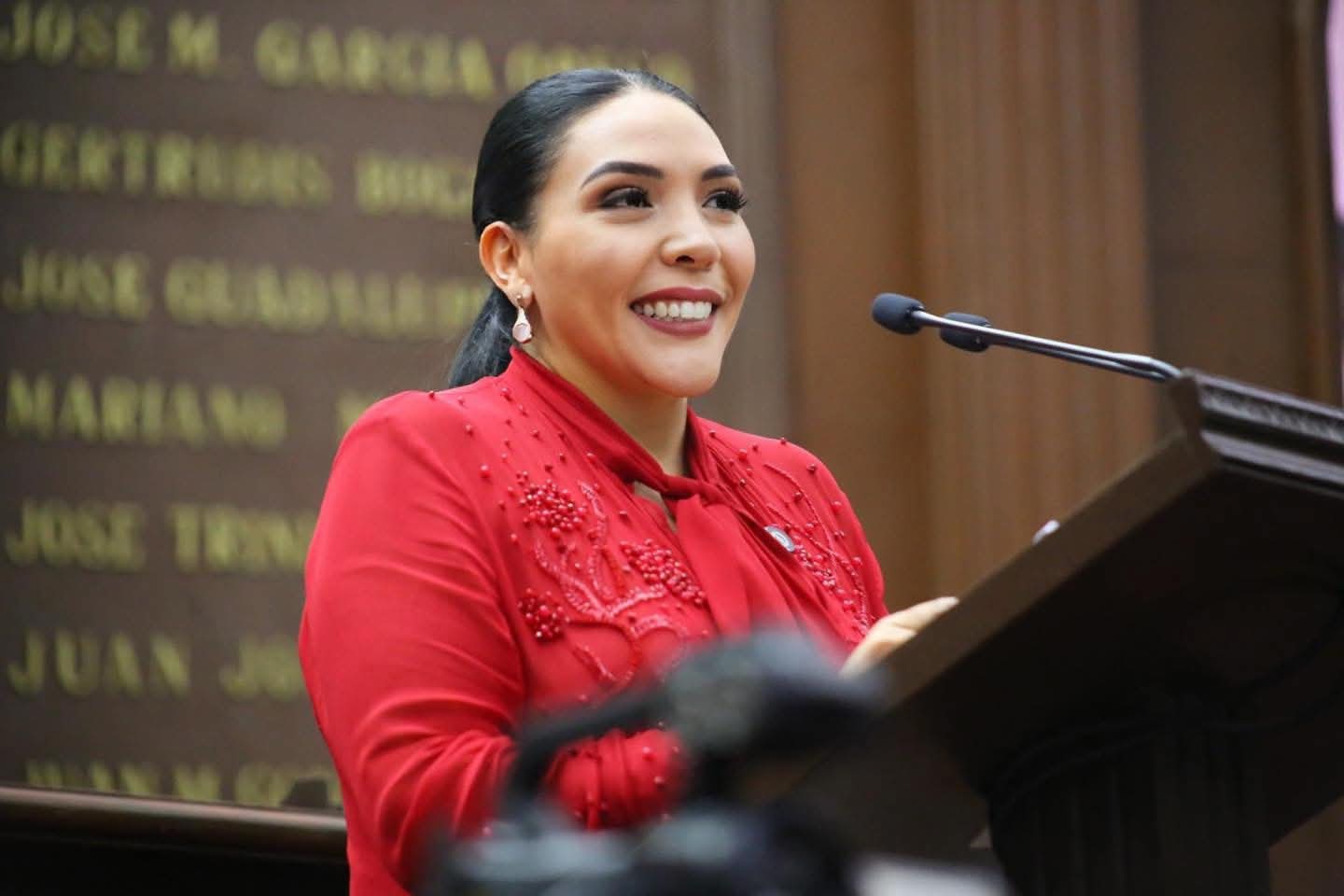 Congreso del Estado aprueba punto de acuerdo para rehabilitar la carretera Jacona–Jiquilpan, propuesto por Adriana Campos Huirache