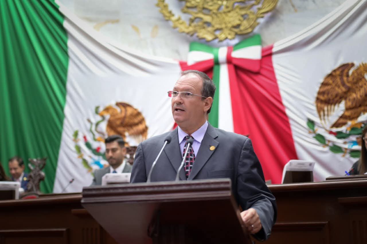 David Martínez Gowman presenta propuesta para una nueva Ley de Adquisiciones y Contratación de Servicios
