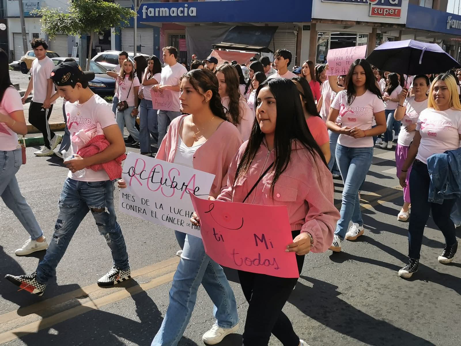 Se realizó Moño Humano y Caminata Rosa
