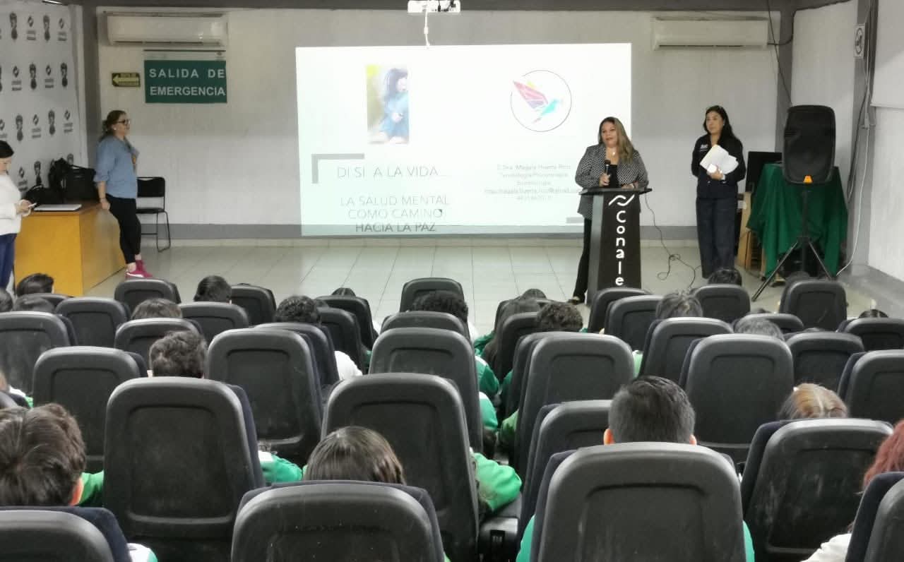 Ofrecieron conferencia “Dale Sí a la Vida” a escolapios de bachillerato