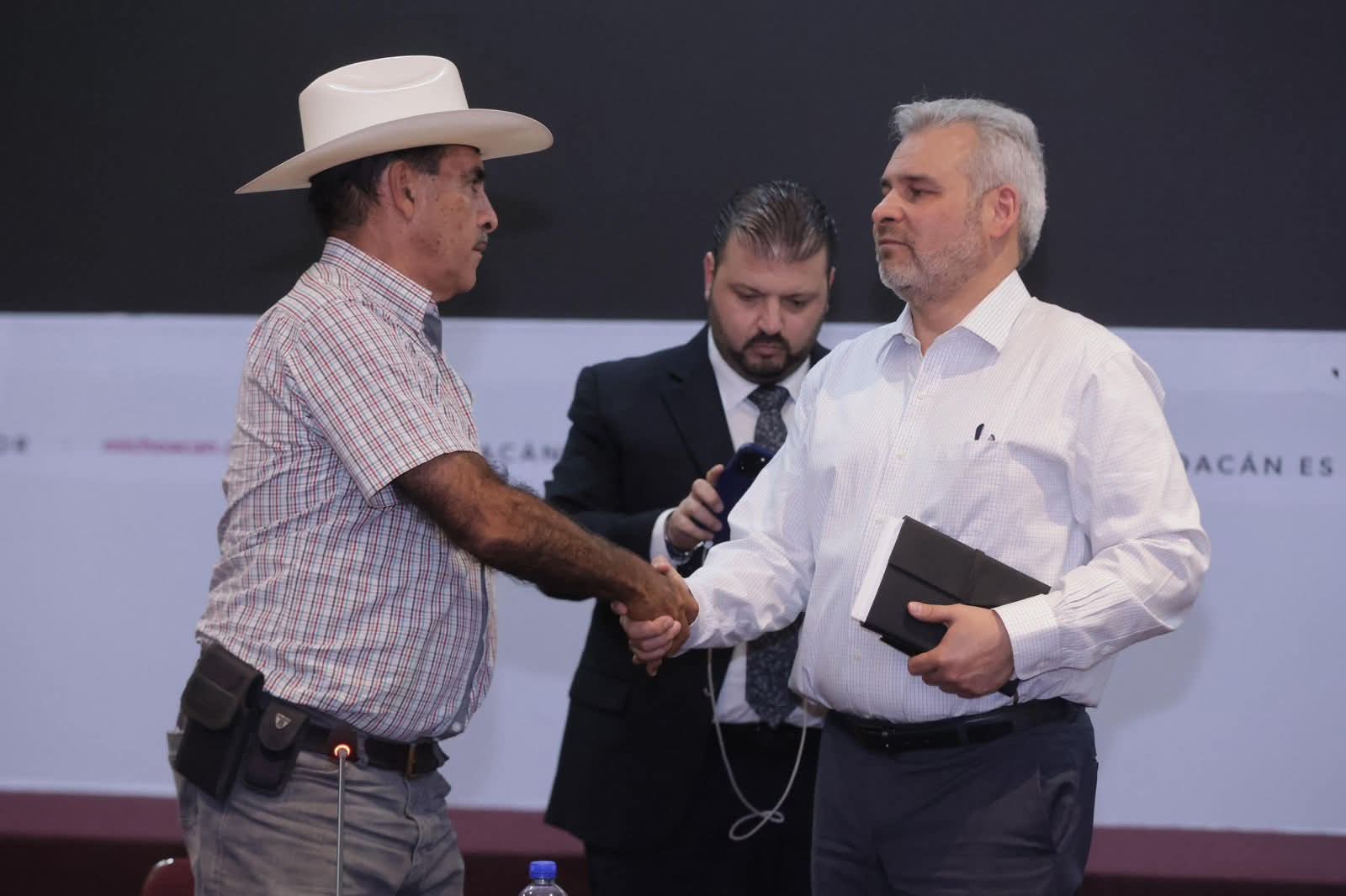 Arroceros de Michoacán agradecen a Bedolla apoyo en precios