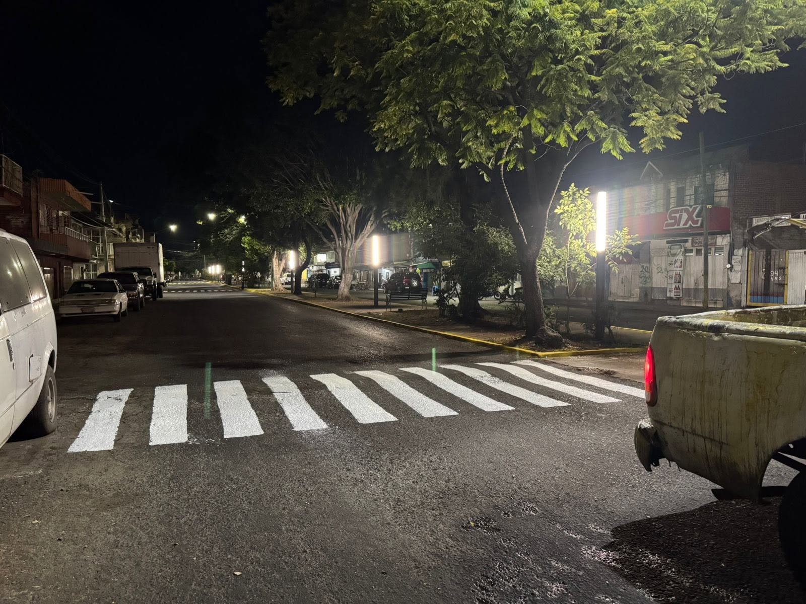 Dan mayor seguridad a peatones, ciclistas y conductores con trabajos de balizamiento en la Avenida 20 de Noviembre