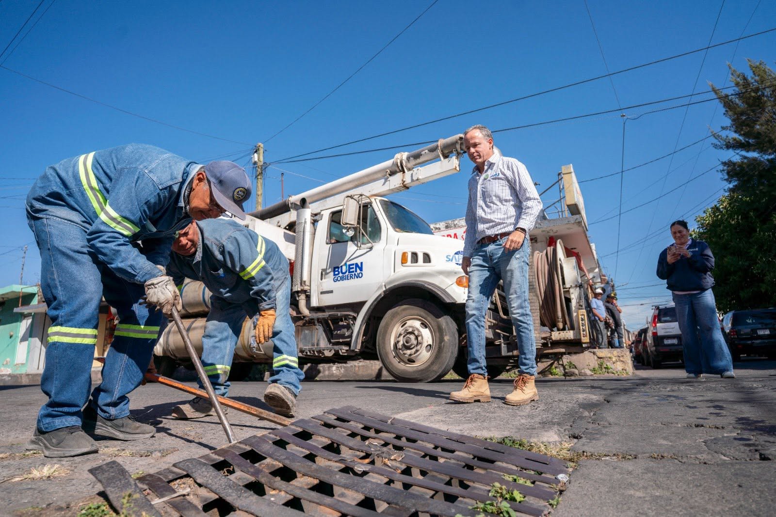 Mejoran la imagen de la colonia El Carmen con el programa de Faenas