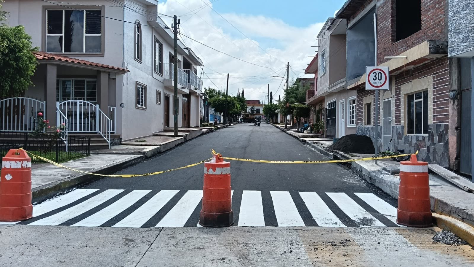 Mejoran movilidad con pavimentación de la calle Amapola en La Rinconada