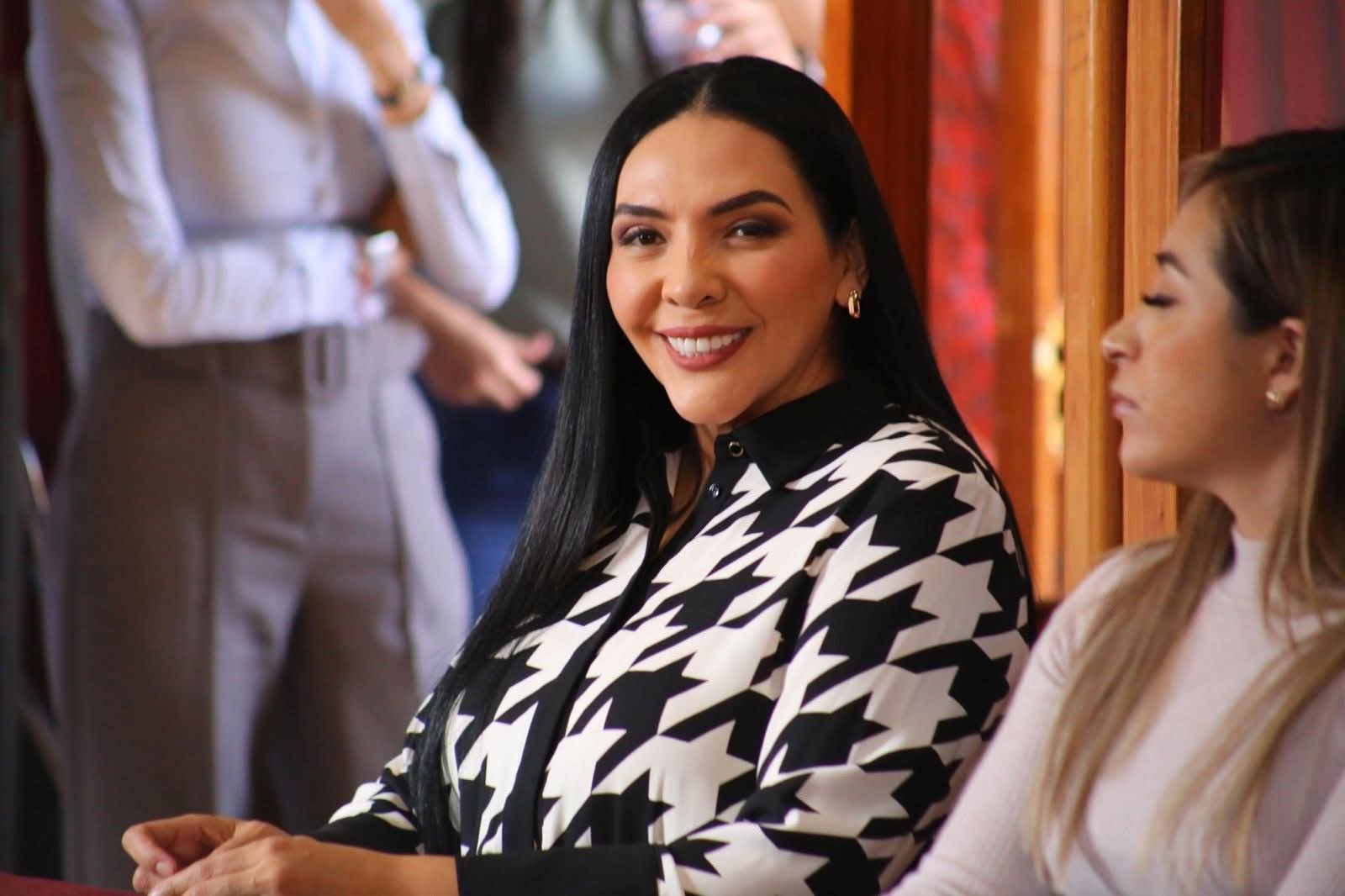 Adriana Campos Huirache destaca la importancia de comprender la realidad de los hogares michoacanos