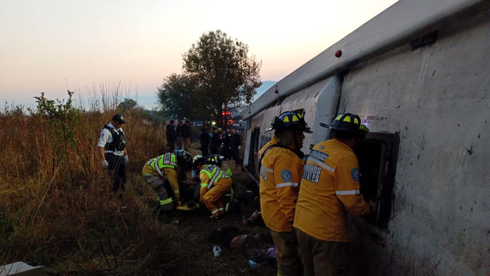 Brinda apoyo Gobierno de Michoacán a afectados por accidente de pasajeros: Raúl Zepeda