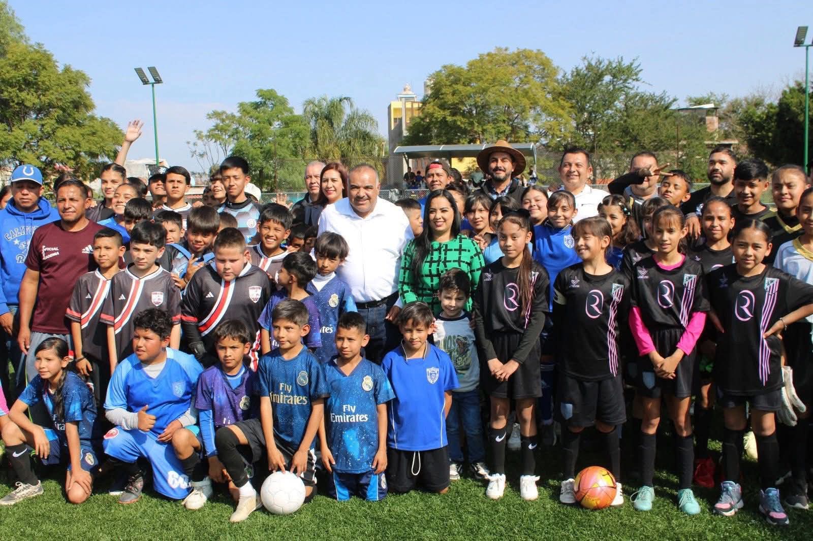 Isidoro Mosqueda y titular del Secretariado del Sistema de Seguridad Pública inauguraron torneo de futbol 7