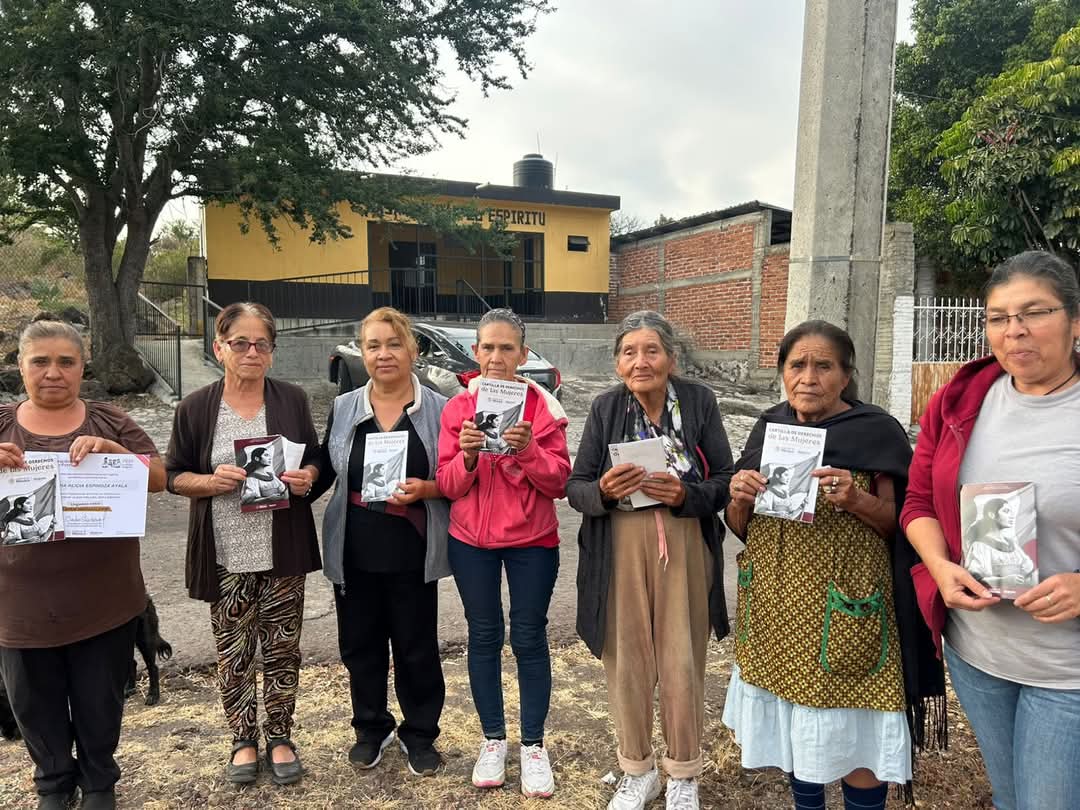 Llevan programas Tarjeta Mujer y Tejedoras de la Patria a mujeres de La Sauceda y El Espíritu