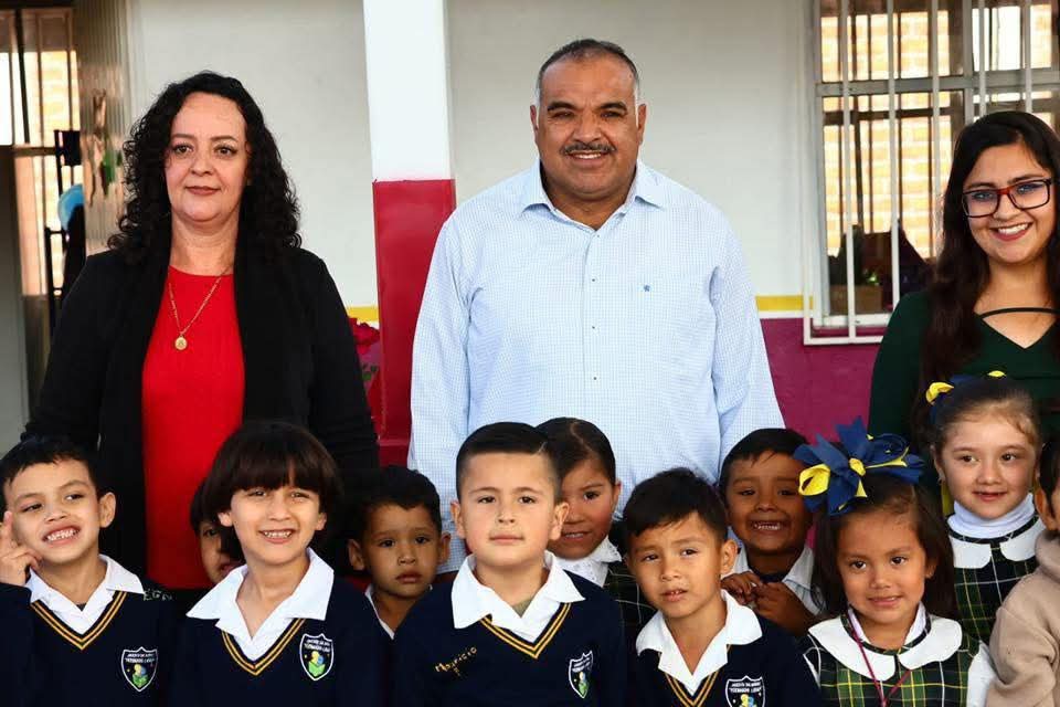 Isidoro Mosqueda inauguró techado en escuela de la colonia El Realejo