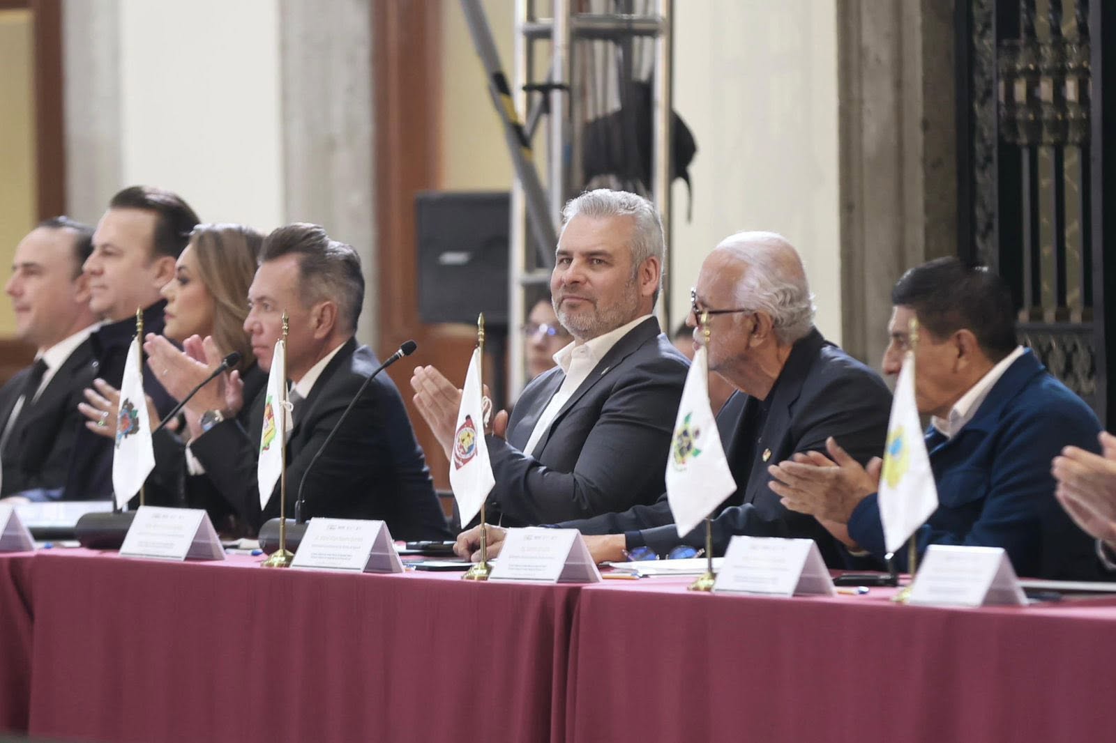 Propone Bedolla identidad reservada para víctimas y denunciantes ante Consejo Nacional de Seguridad