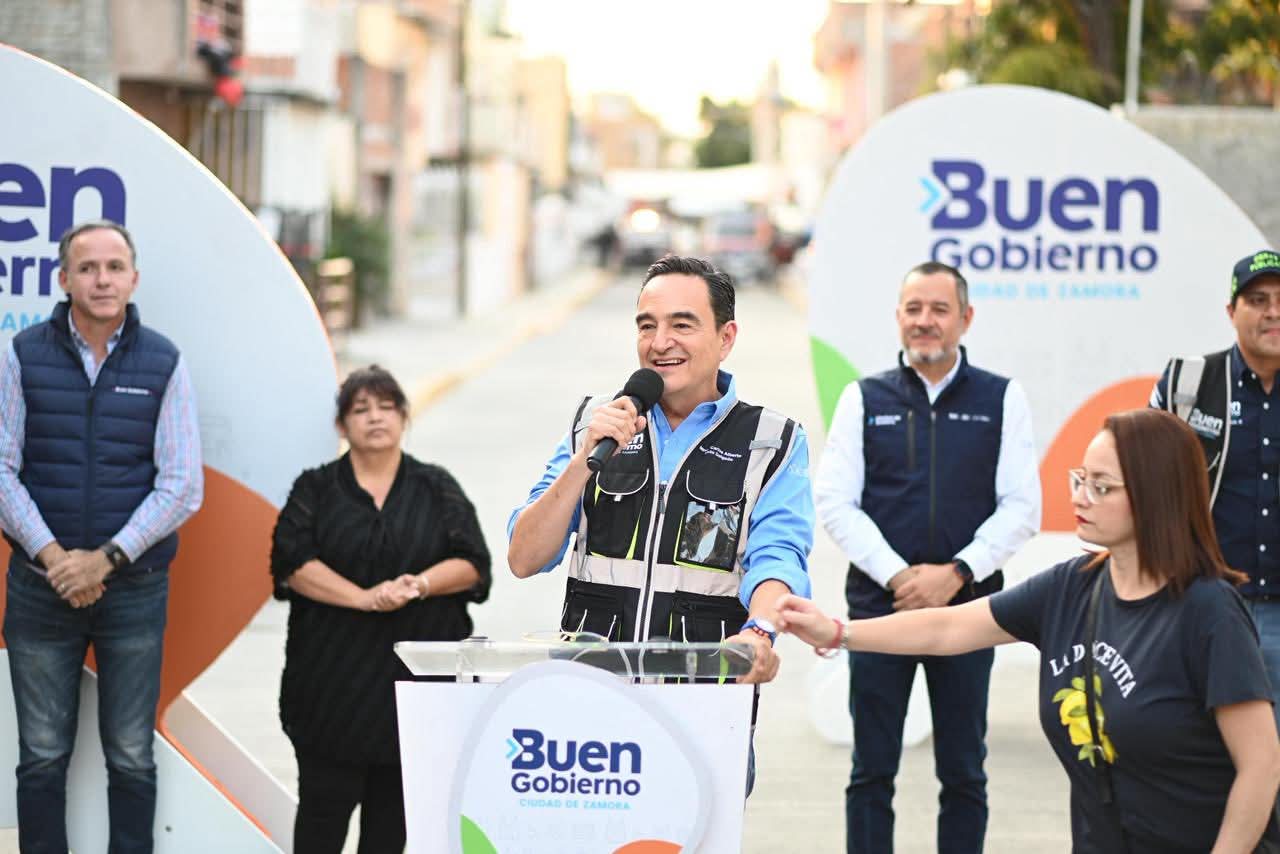 Carlos Soto inauguró la pavimentación de la calle Francisco García Urbizu en colonia El Valle