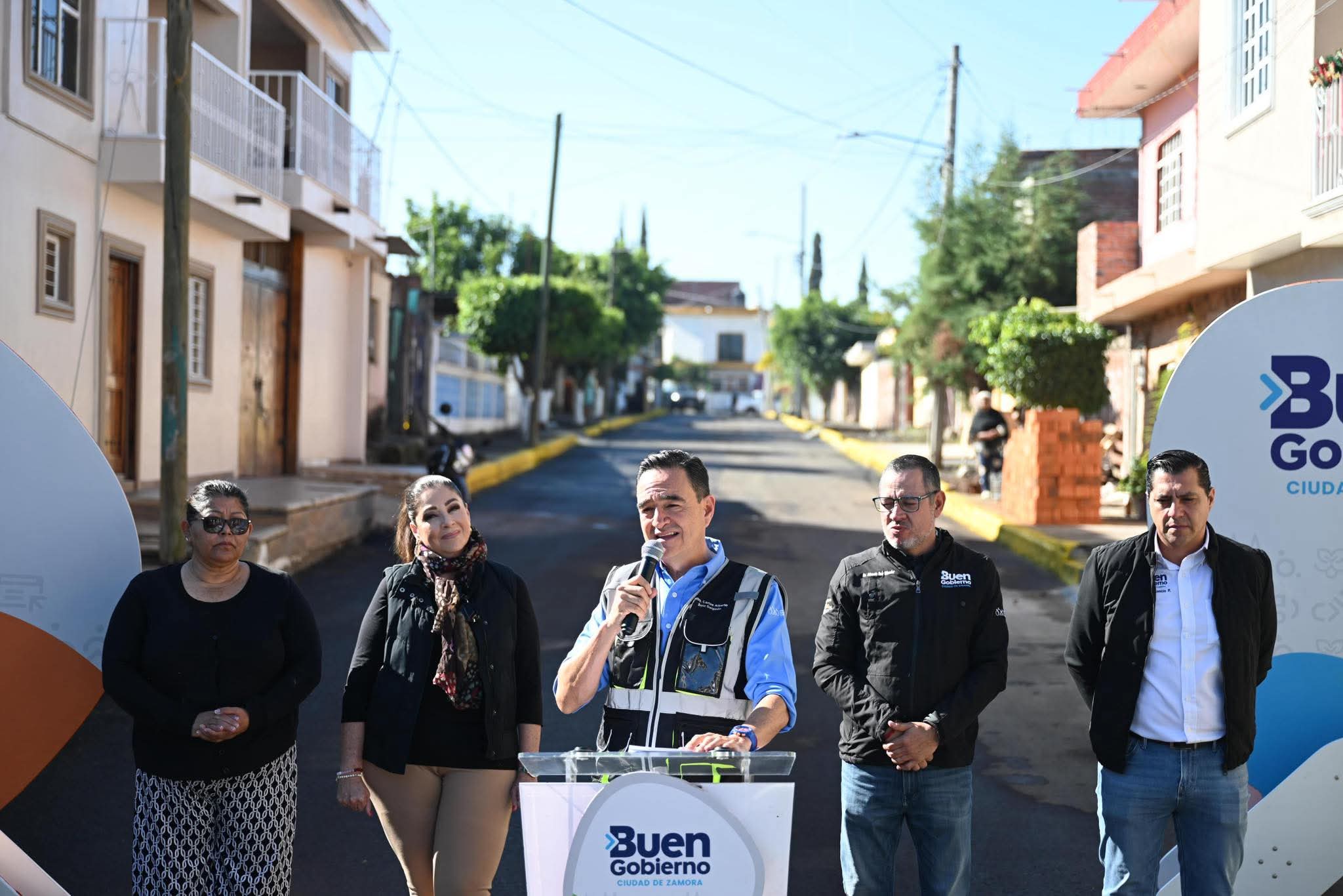 Carlos Soto inaugura calle Amapola en La Rinconada; destinaron más de 2 mdp a la obra