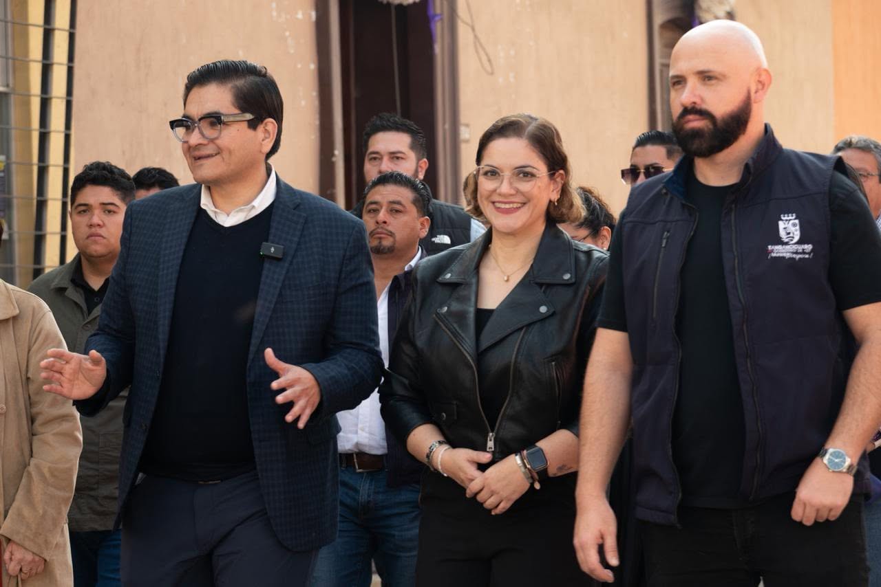 Inaugura Arturo Hernández, calle Dr. Miguel Silva y puente del Santuario.