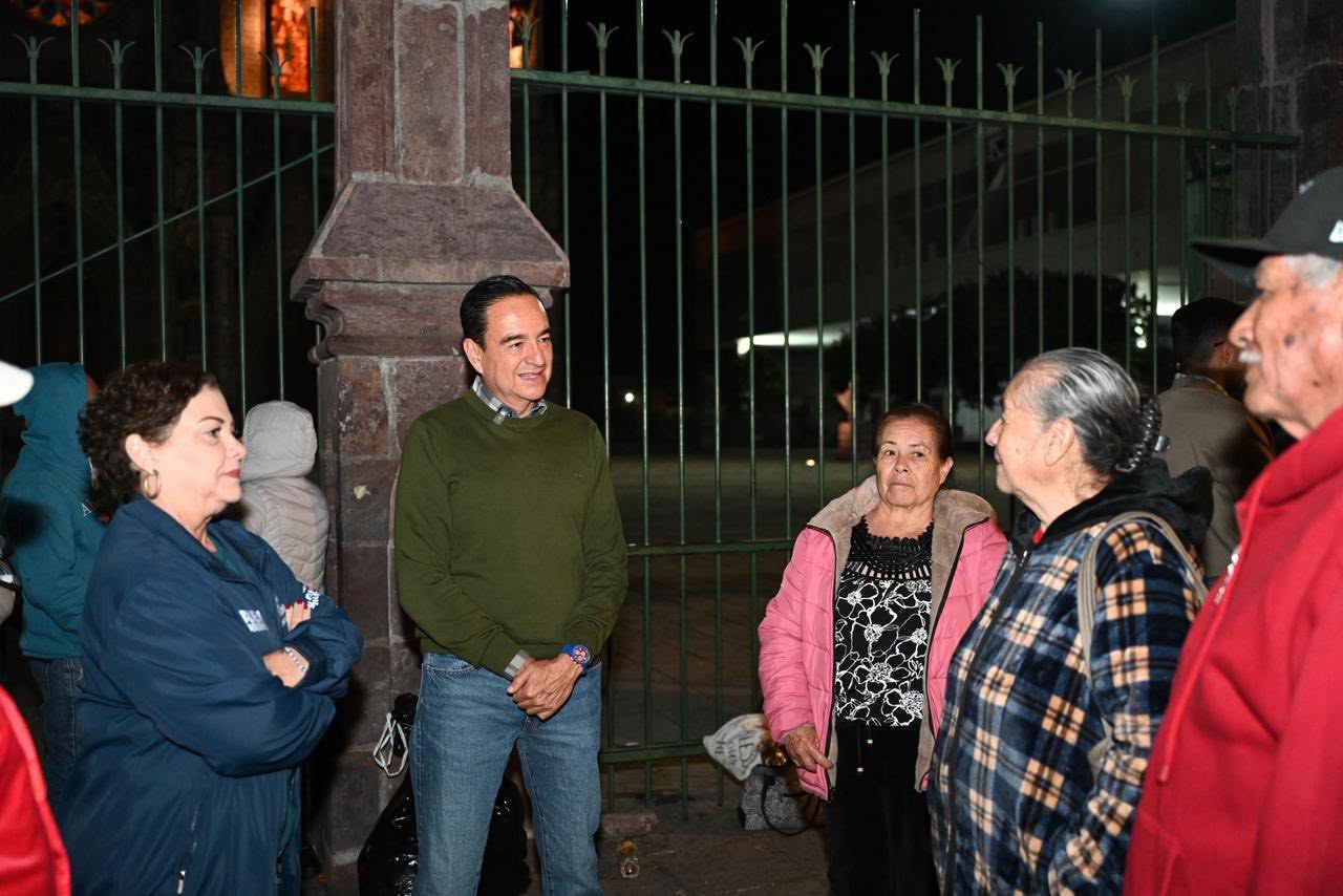 Adultos mayores acuden a Ciudad de México por su Visa Americana mediante el programa REFAMI