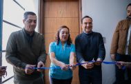 Carlos Soto inauguró rehabilitación de sanitarios en la Presidencia Municipal