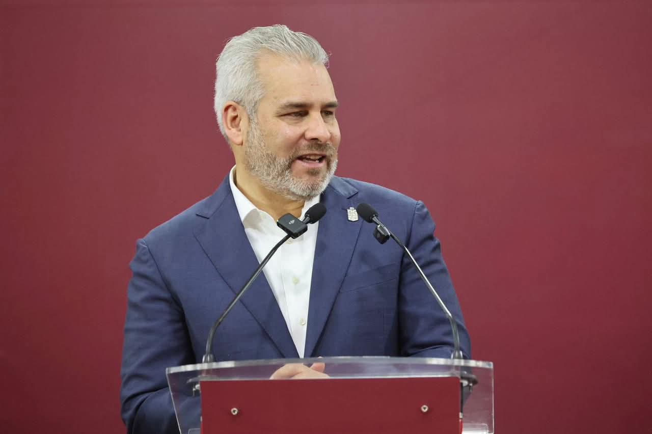 Gobierno Digital facilita pago del refrendo vehicular; 72% de trámites son electrónicos: Bedolla