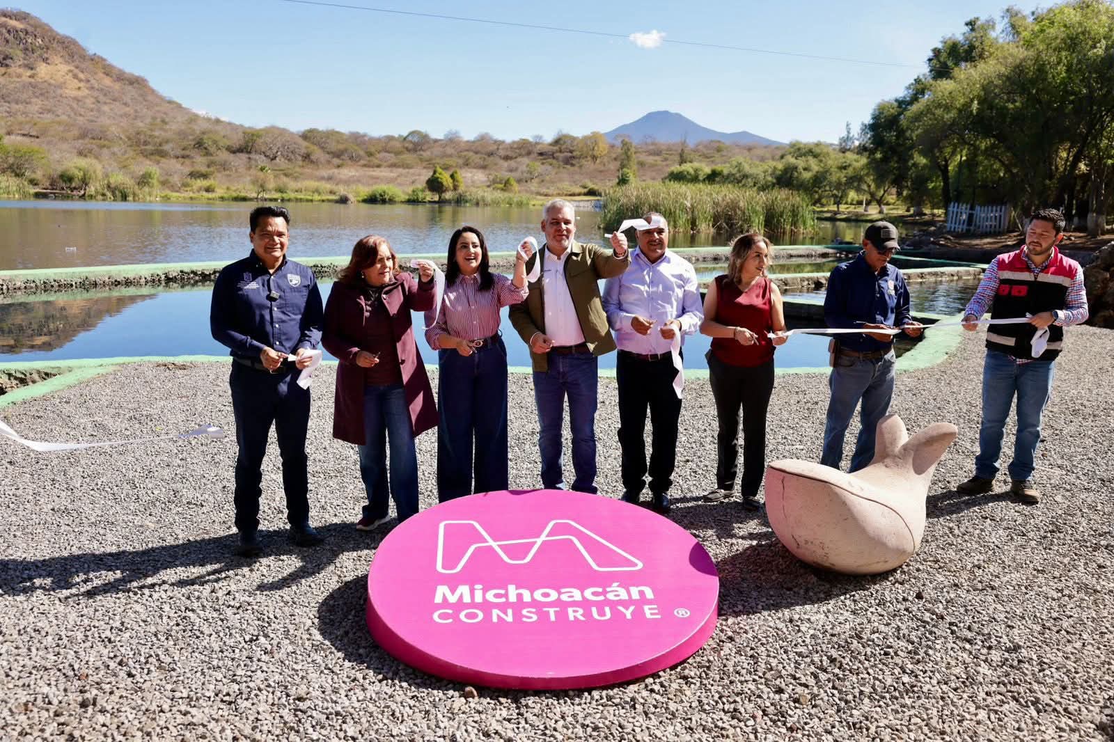 Con inversión de 30 mdp, familias de Jacona estrenan Parque Ecológico en presa La Luz: Bedolla
