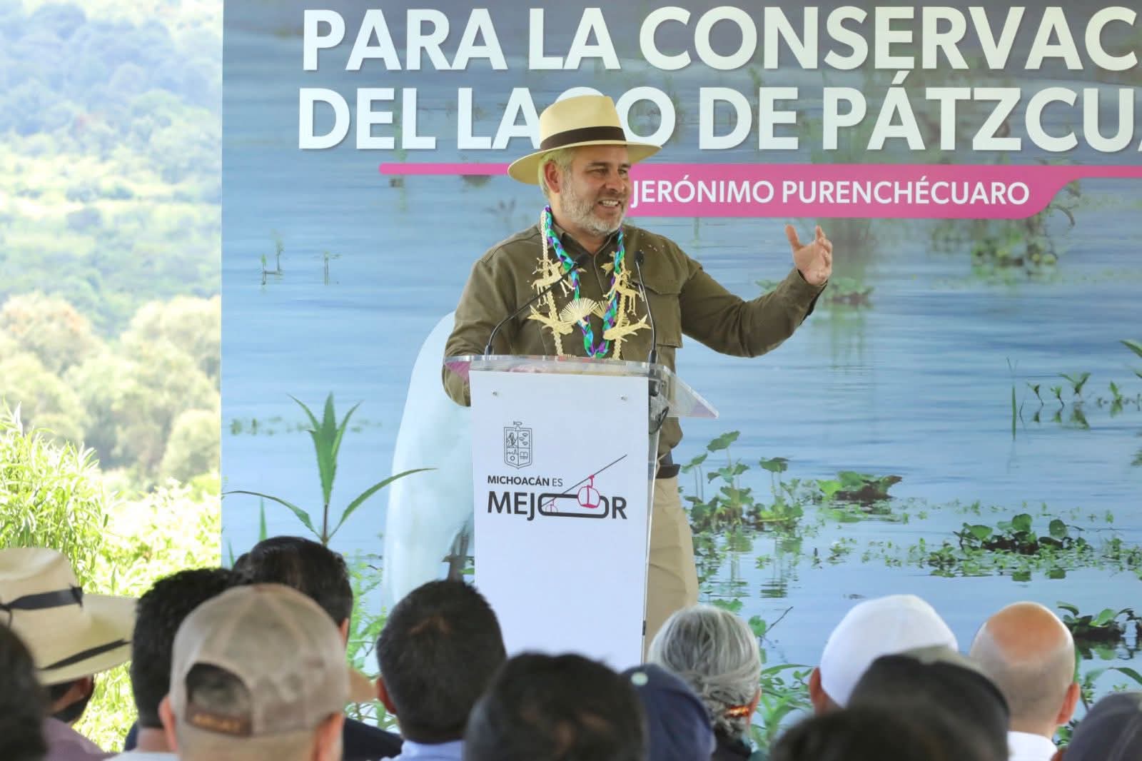 Recuperadas 500 hectáreas de superficie del lago de Pátzcuaro: Bedolla